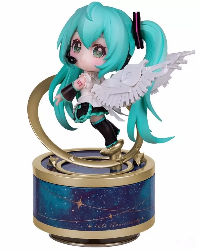 Sports Player Miku 16th Anniversary Figurine [with gift: Postcard & Button Badge]