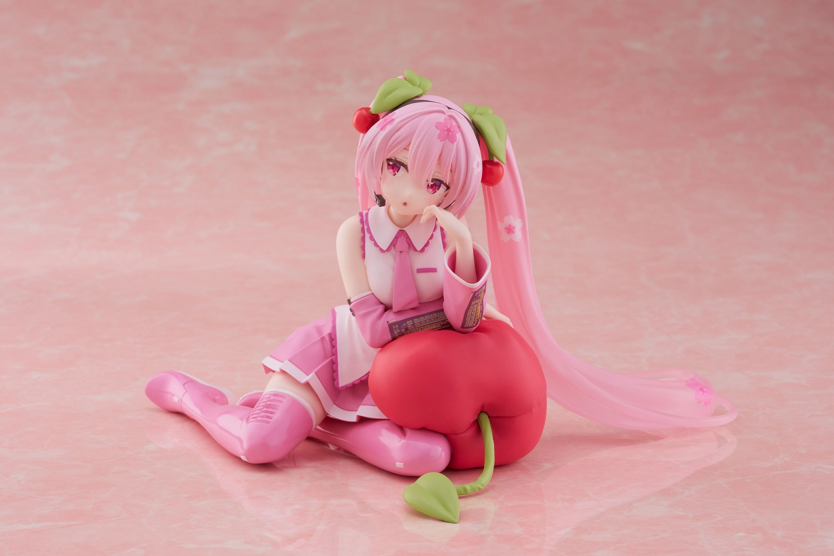 Hatsune Miku Sakura Miku Desktop Cute Figure (Cherry Cushion Ver.) Sentimental Value