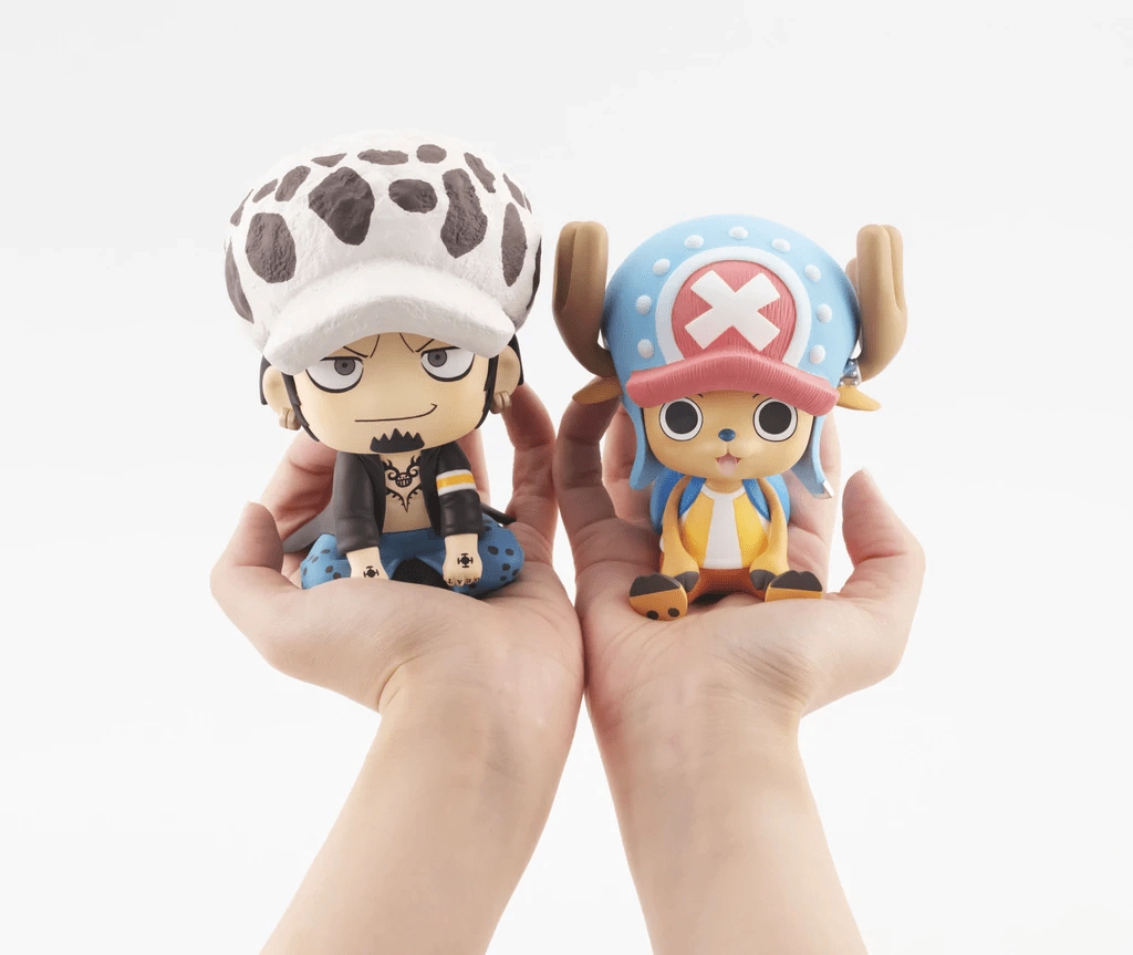 Business gift LOOK UP SERIES TRAFALGAR.LAW & TONYTONY CHOPPER??with gift - accessories??