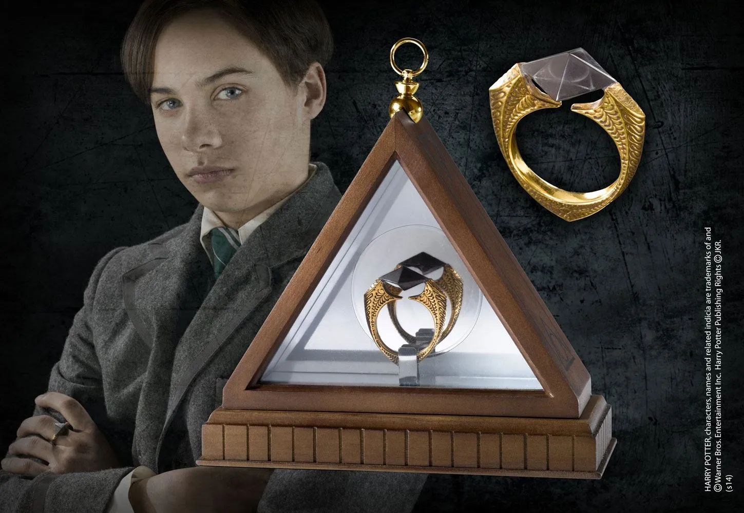Harry Potter Replica 1/1 Lord Voldemorts Horcrux Ring (Guldpl?terad) Battery operated